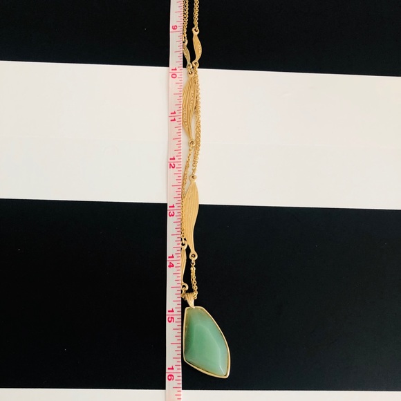 Sea foam colored long strain necklace - Picture 7 of 8